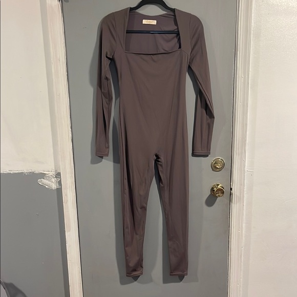 QINSEN Brown Long Sleeve‎ Knit Jumpsuit M - Picture 1 of 4